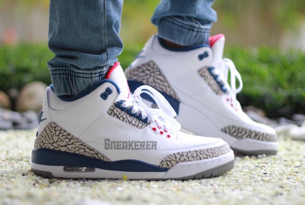 retro 3 true blue on feet