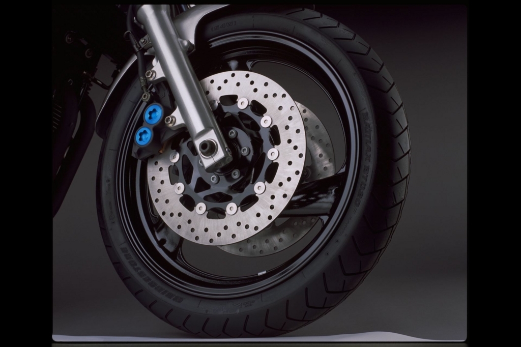 新品 ヤマハ用 住友MOSキャリパー リアキャリパー 94mm 新品 ヤマハ用