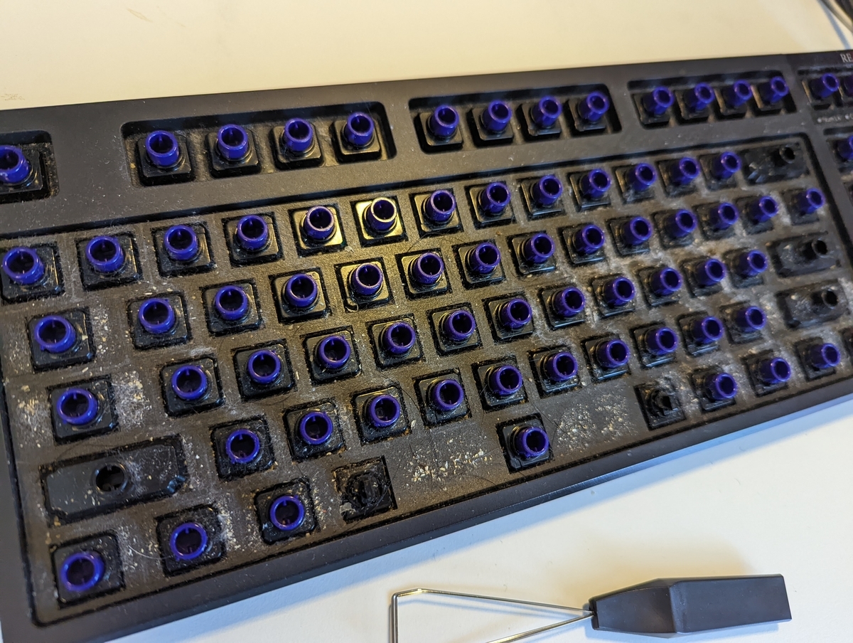 連休に掃除しよう！REALFORCEキーボードを分解して掃除してみた