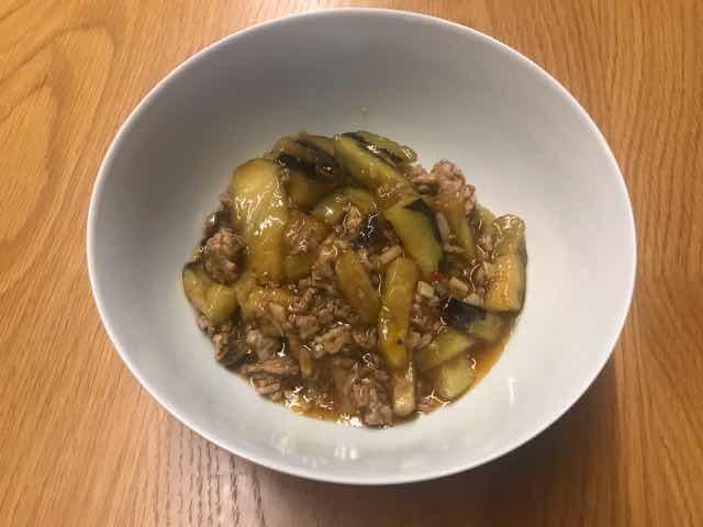 究極のラーメン鉢でマーボーなすをたべる