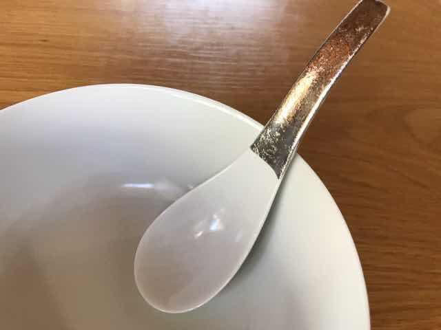 究極のラーメン鉢のレンゲ