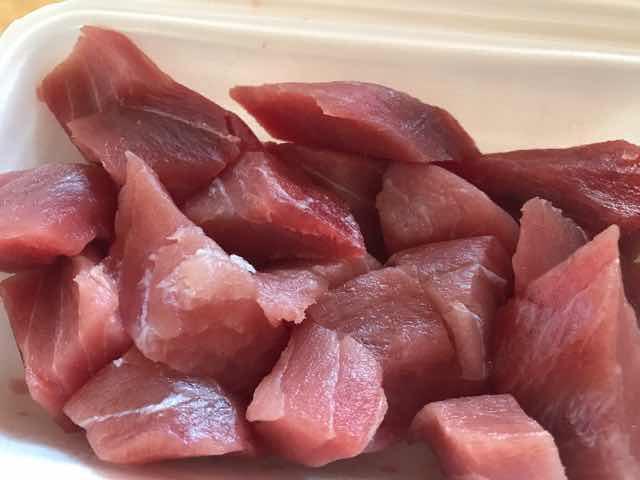 徳多屋マグロのブツ