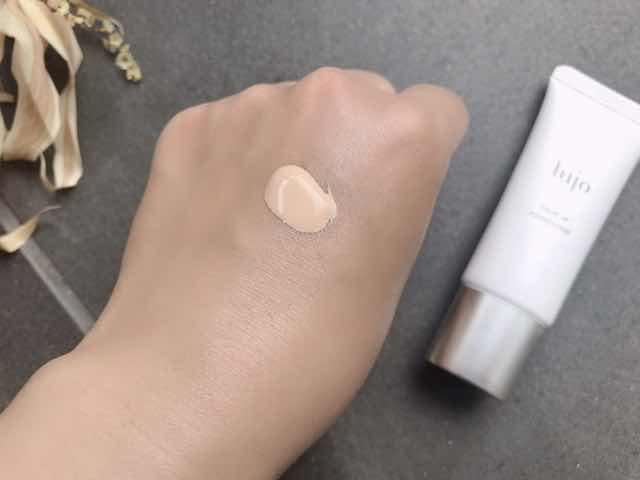 lujo(ルジョー)ファンデテクスチャーのはなめらかなリキッドタイプのファンデーション