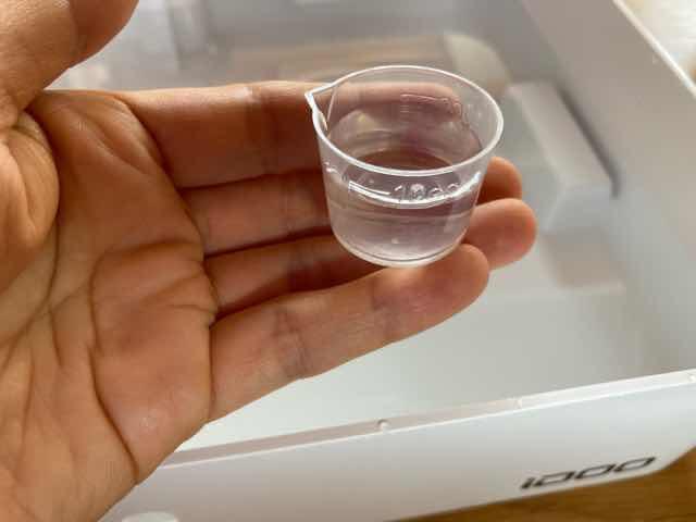 水耕栽培キットIDOOに液体肥料はAとBを8mlずつ計量していれる