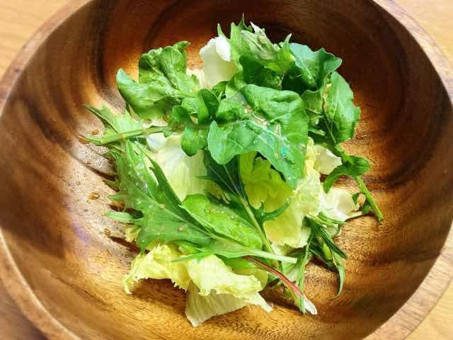 水耕栽培キットIDOOで育てた野菜のサラダ