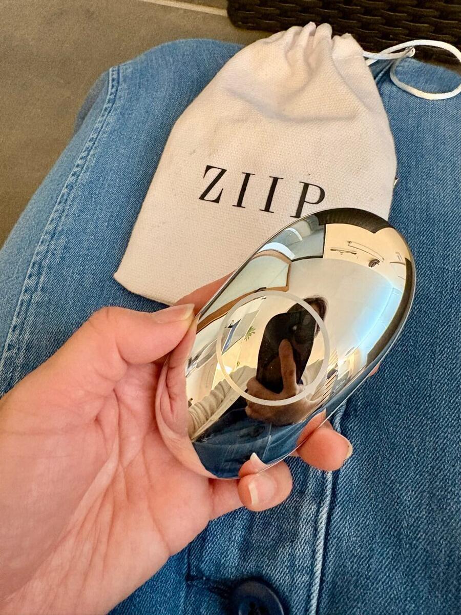 ZIIP HALO 2.0を膝におくぽんこ