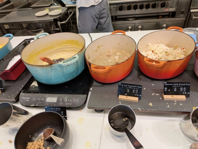 大阪マリオット都ホテル　朝食　ピラフやコーンスープなど