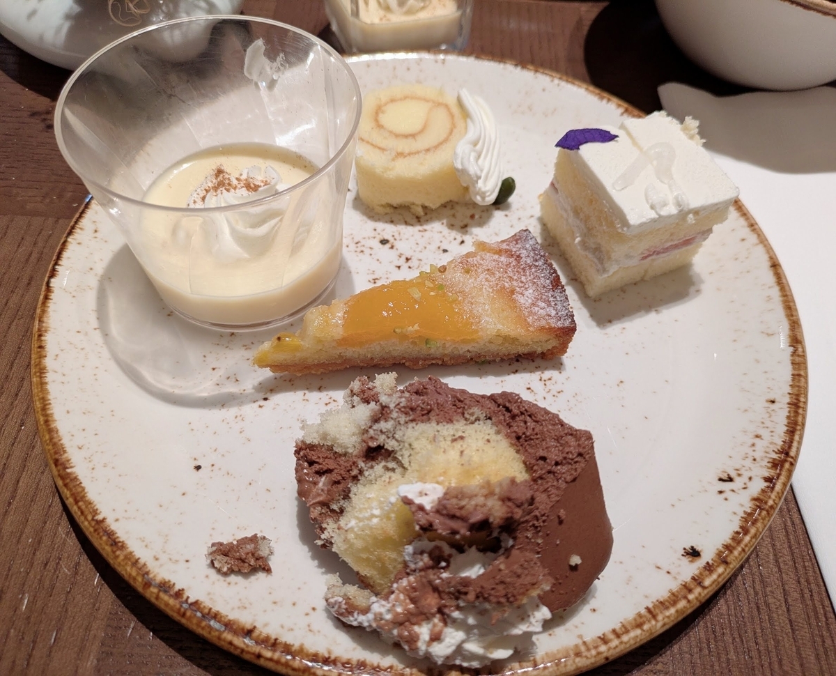 2歳・7歳子連れ × モザイク@ヒルトン広島　デザート２