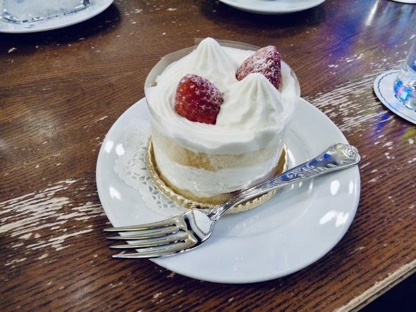 丸いいちごのショートケーキ