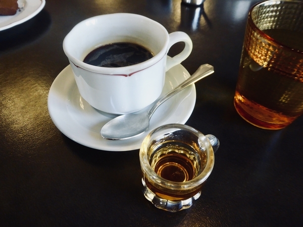 コーヒーとオレンジリキュールの写真