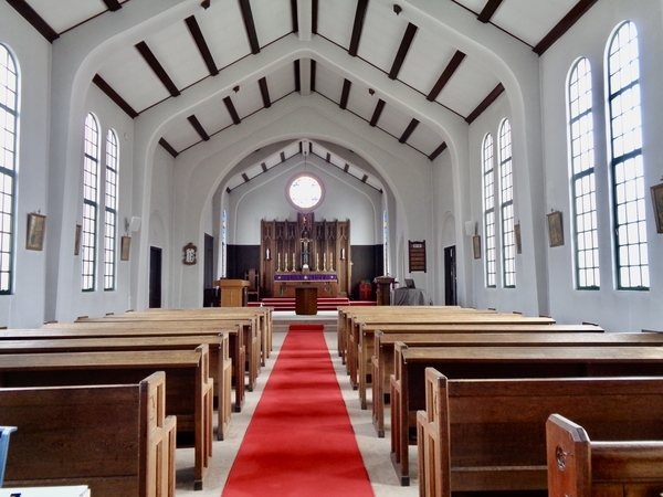 前橋聖マッテア教会内部の写真