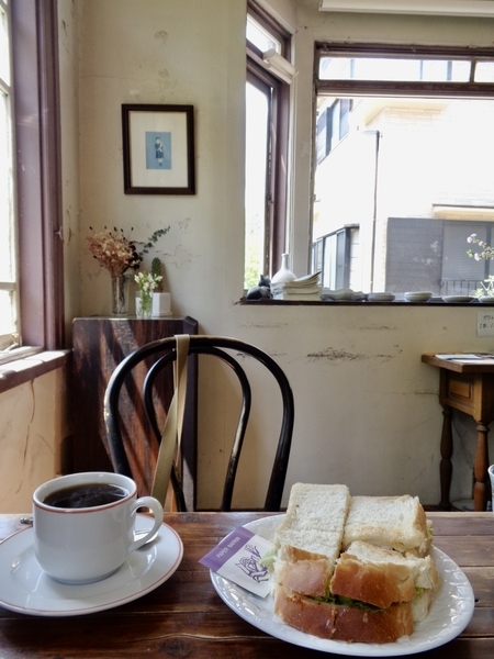 青梅「夏への扉」店内の写真