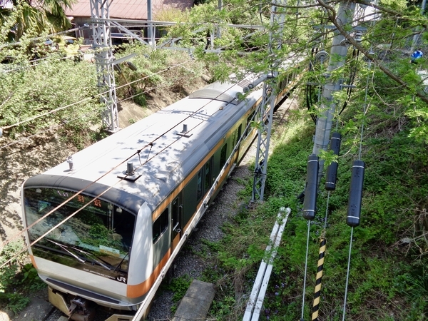 JR青梅線、青梅駅そばの橋から撮った写真