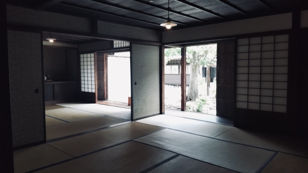髙井鴻山旧居跡一階の写真