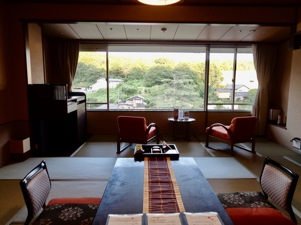 ホテルの部屋を撮った写真。
