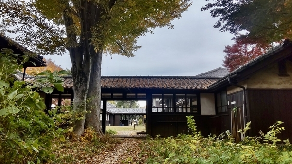 自由学園初等部食堂のある建物の写真
