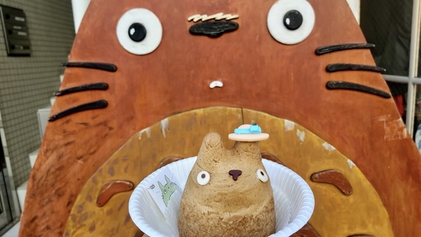 トトロのシュークリームの写真。吉祥寺、「白髭のシュークリーム工房」にて。