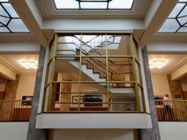 静岡県庁本館内の写真