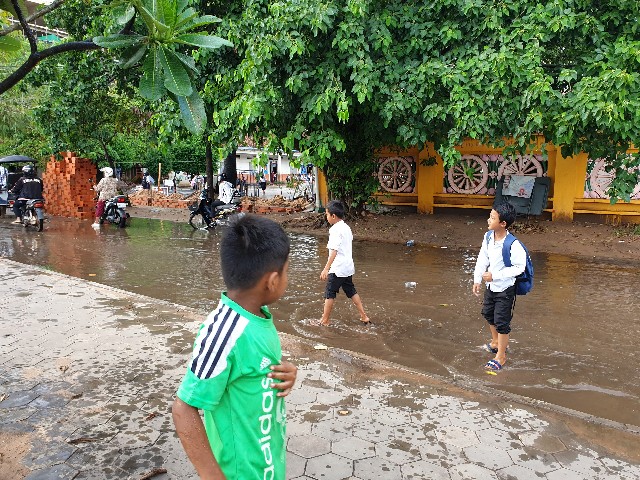 カンボジア雨