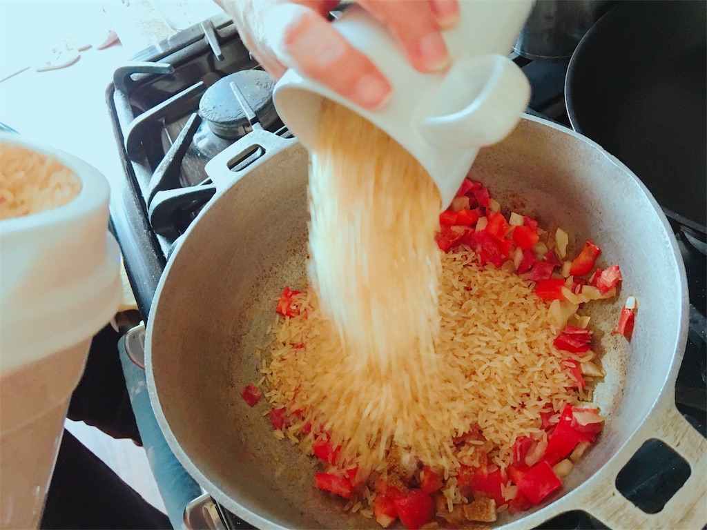 エビとパプリカの炊き込みご飯 カナダ移住生活の手帳 エビとパプリカの炊き込みご飯 カナダ移住生活の手帳