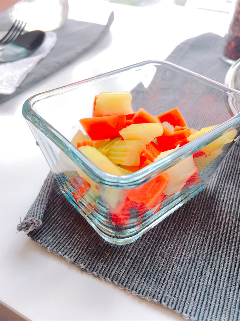 コストコの大量のセロリと人参で手作りピクルス カナダ移住生活の手帳