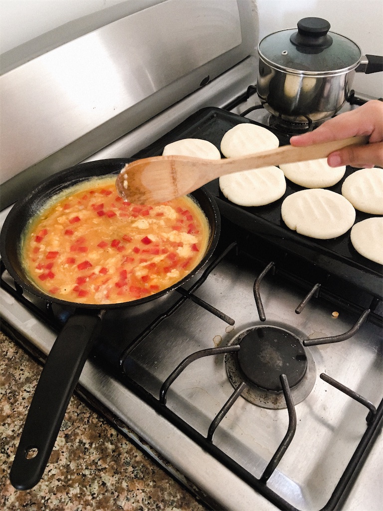 ベネズエラのアレパ カラオタ ペリーコ カナダ移住生活の手帳