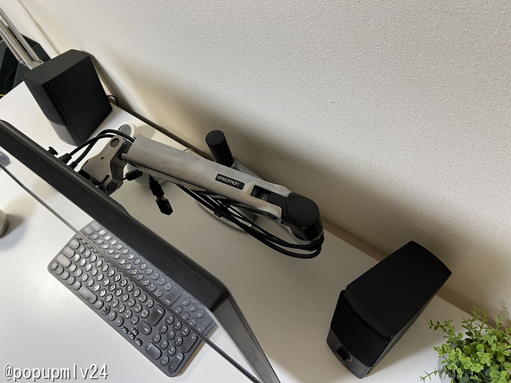 Amazonベーシック モニターアーム を買ってみた - popupmlv