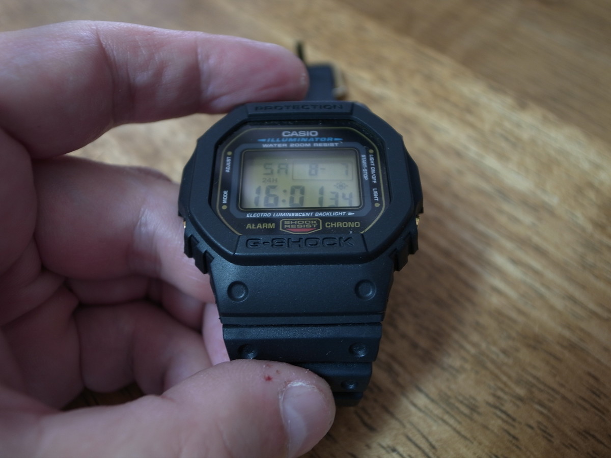 Gショック（DW-5600E）のガワとバンドを交換した - ほんとうにもう