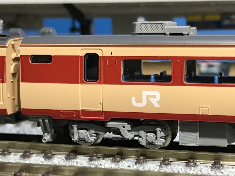 TOMIX 485系A1A2編成 入線 - 休日の屋根裏