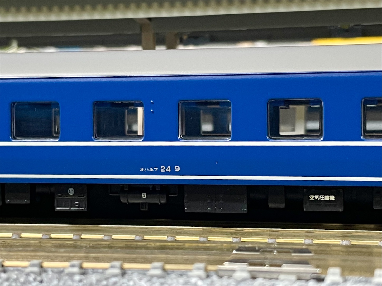 マイクロエース24系24形白帯「あけぼの」 - 休日の屋根裏