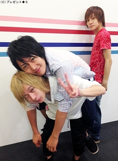 乗っかる人 プレゼント ５ Official Blog