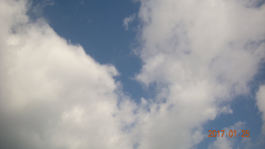 空 空
