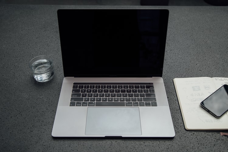 作業に使用するもの以外を視界入れない