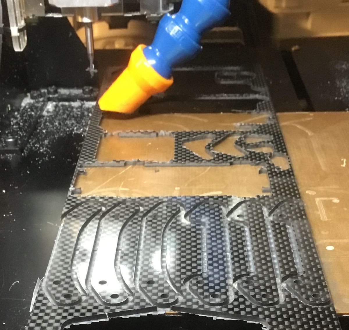 カーボン切り出してみました！ - 朝霧高原のラジコン事情（NEW）