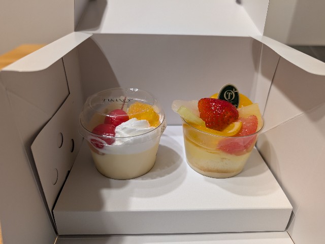 junjun | 🍮🔝🍮 とろ〜りなめらかプリンの上に 昔ながらのか