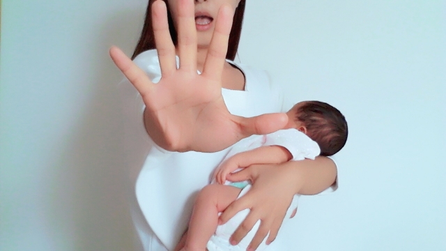 寝かしつけでイライラ 怒鳴る妻の気持ちって 寝かしつけをパパも上手に