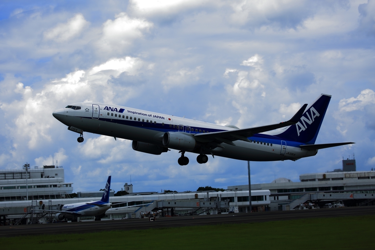 飛行機離陸シリーズです。 写真箱。