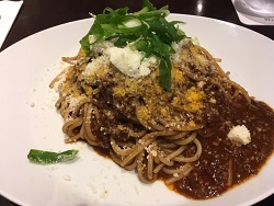 カカオ風味のスパゲティー ボロネーゼ01.jpg