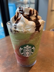 抹茶 イチゴ クリーム フラペチーノ.jpg