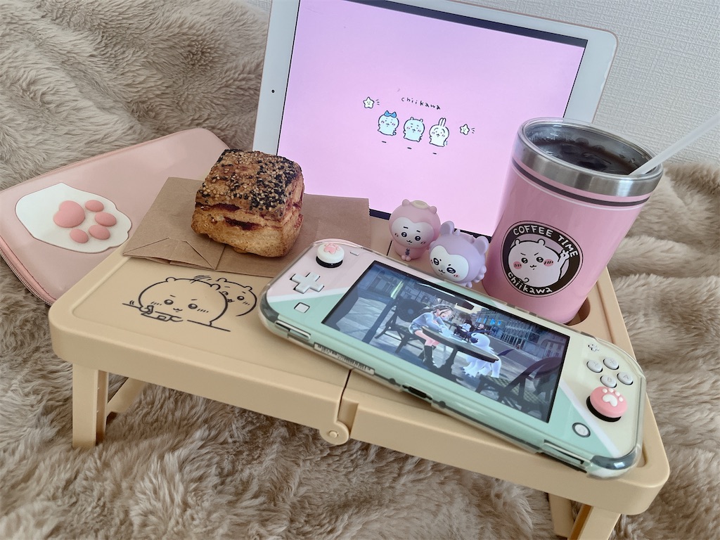 ムック本付録のちいかわ折りたたみテーブルでだらだらDay☕♡ - 日日是
