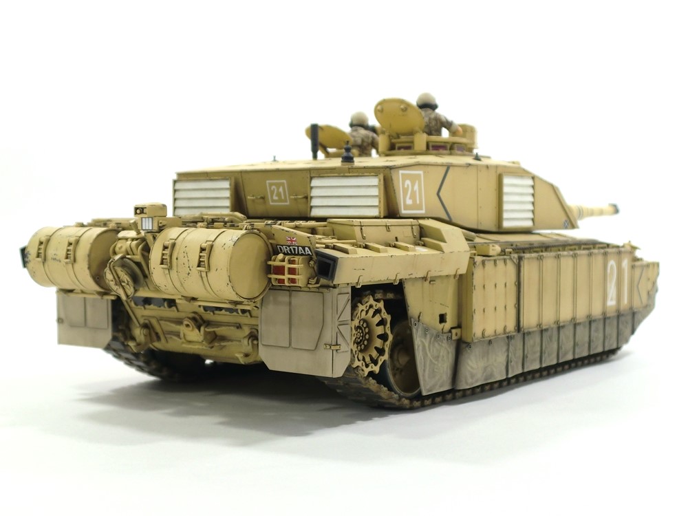 タミヤ1/35 チャレンジャー2 DESERTISED イラク戦 全塗装 完成品 イギリス主力戦車 チャレンジャー2 イラク戦仕様 (プラモデル