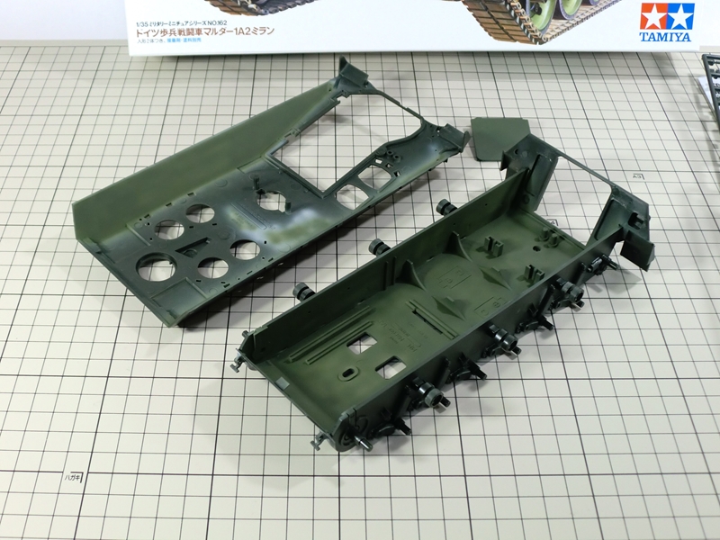 ドイツ歩兵戦闘車 マルダー1A2 その1 エンジンの塗装 - AFV