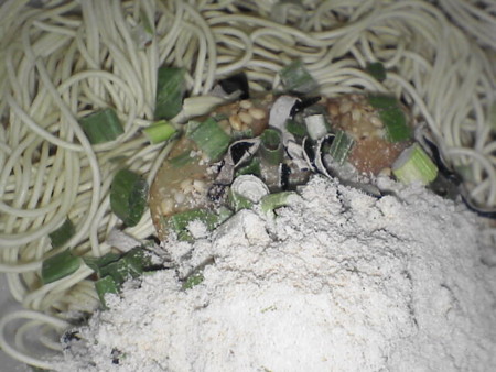 明星ラーメンの底力極細バリカタ麺ととろり濃厚とんこつ