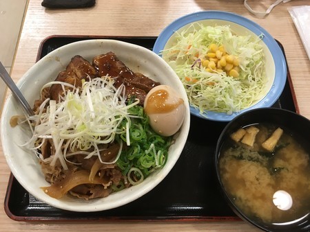 豚角煮丼野菜サラダセットライス大盛 松屋 東池袋グリーン大通り店 Matsuya Foods In 豊島区 Pznの池袋食事日記