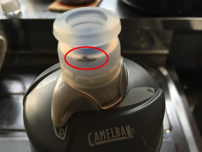 梅雨の季節ですからね キャメルバックのボトルにカビ発生 ということで分解洗浄を実施です N S Life