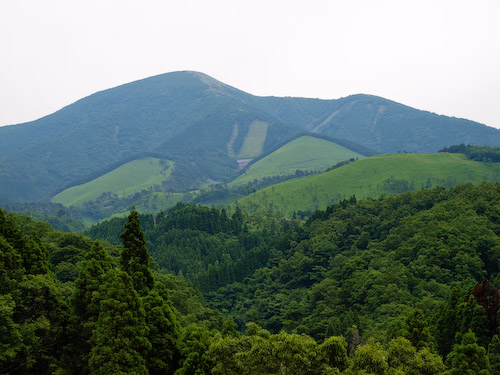 涌蓋山 from 岳の湯温泉あたり