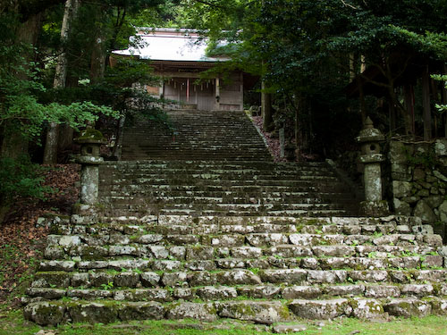 求菩提山の中宮