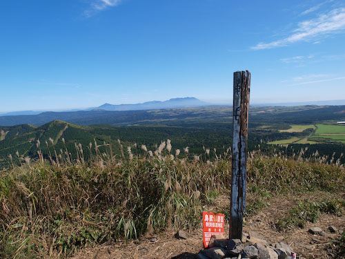 鞍岳の山頂