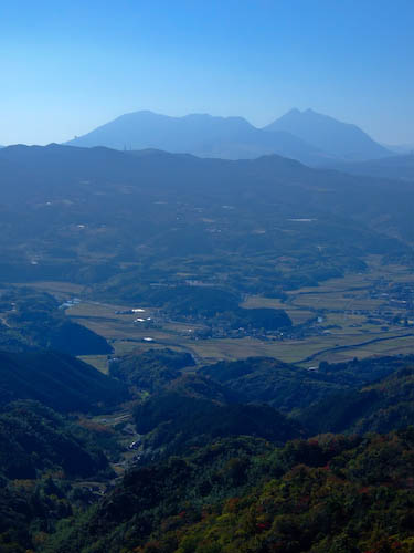 田原山より由布岳を望む