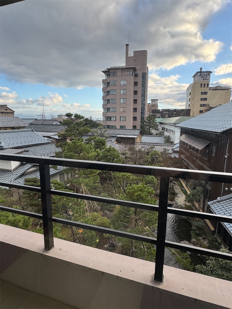 灰屋：中庭